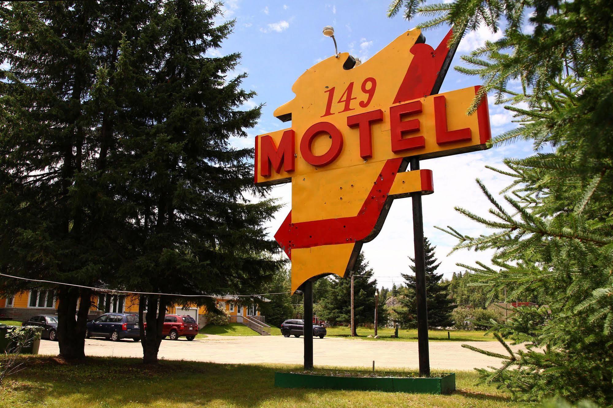 Motel 149 Mont-Tremblant Exterior photo