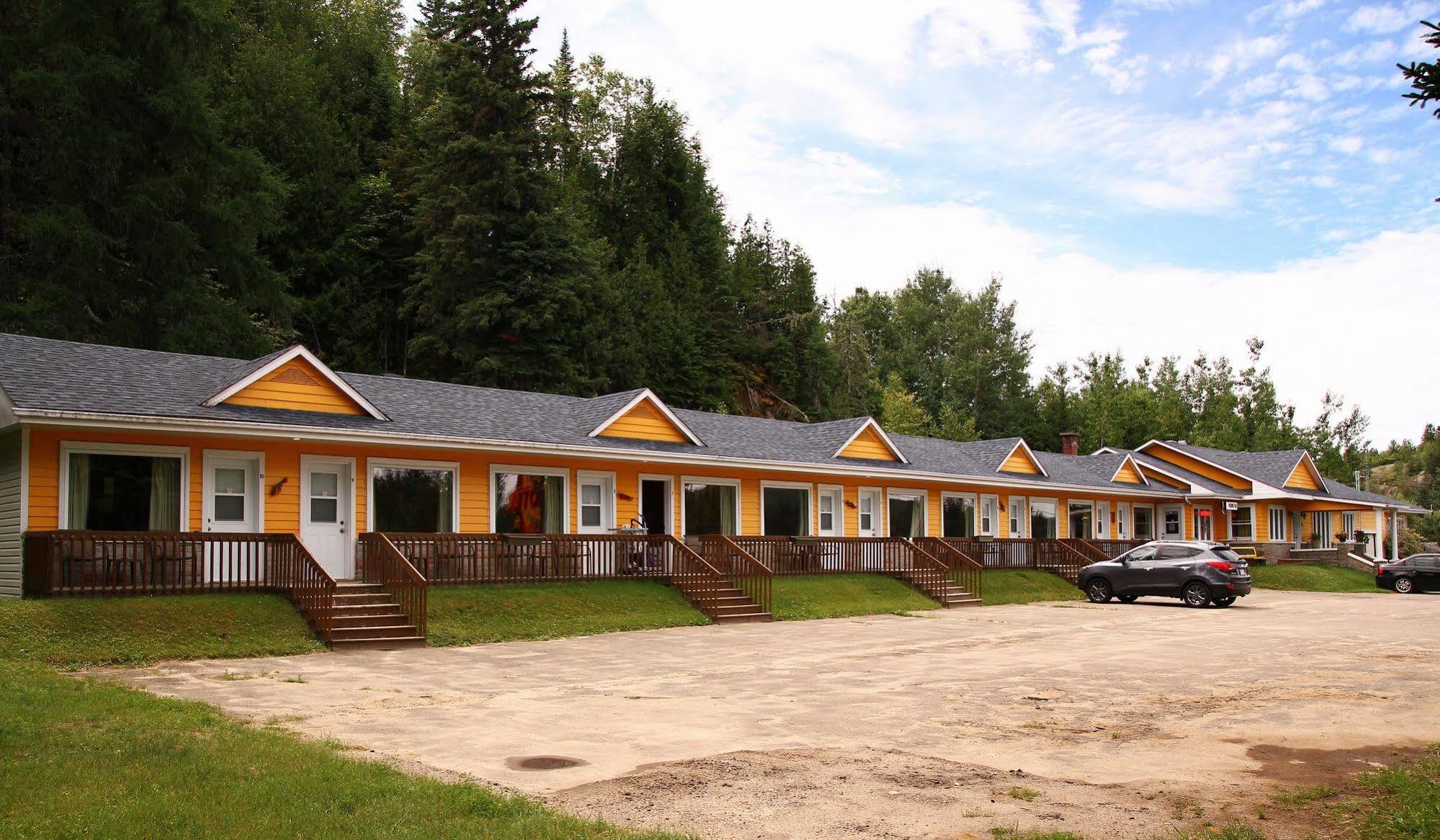 Motel 149 Mont-Tremblant Exterior photo